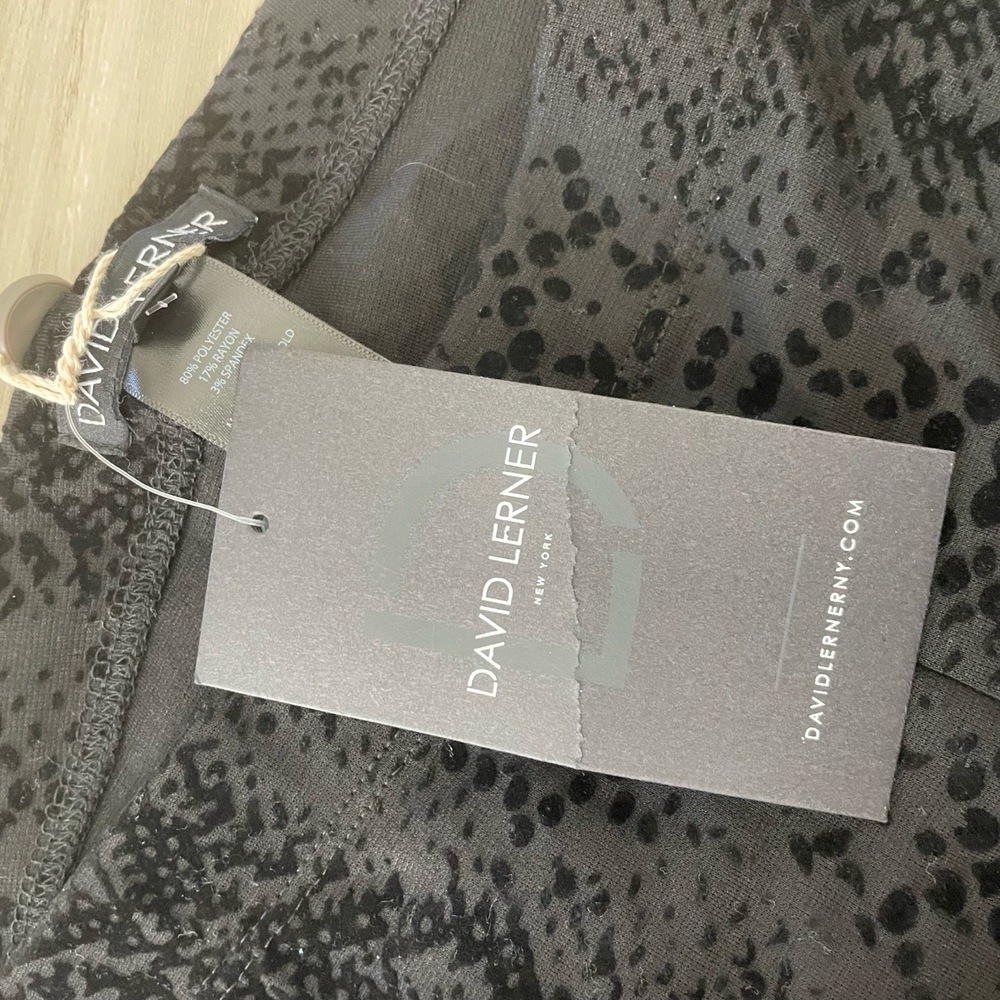NWT David Lerner Womens Black Velvet Snake Print Textured Leggings Size Large - Picture 5 of 9